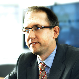 Dr. Andreas Staufer